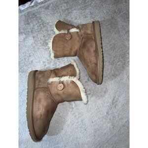 UGG Australia Girl's 5991 Bailey Button Boots Chestnut Size 5
